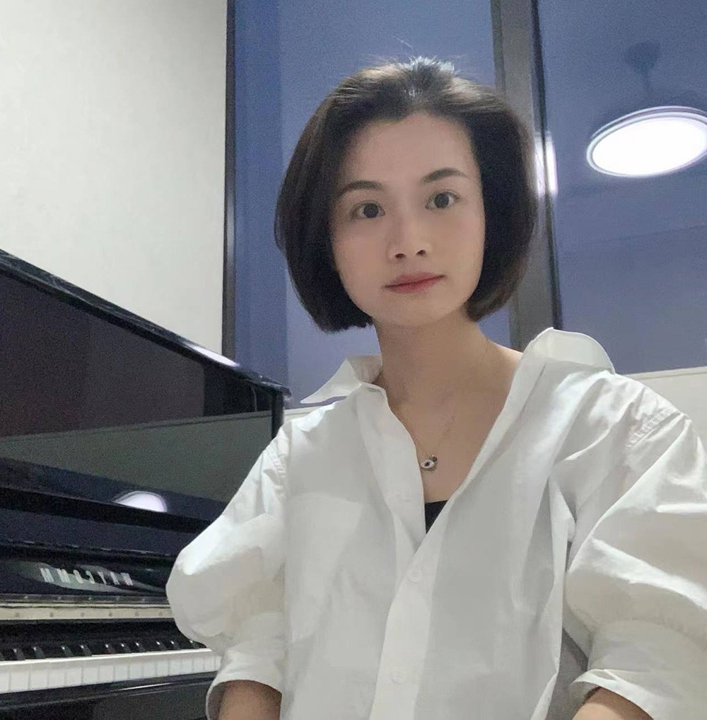 钢琴老师-郭家醇
